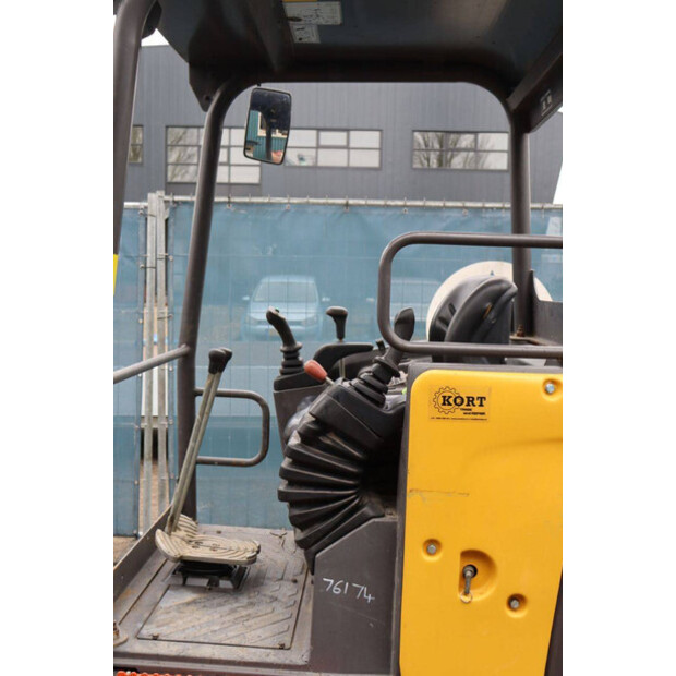 2017 فولفو EC15B-45926312