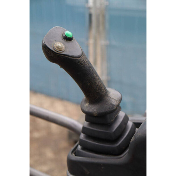 2017 فولفو EC15B-45926316