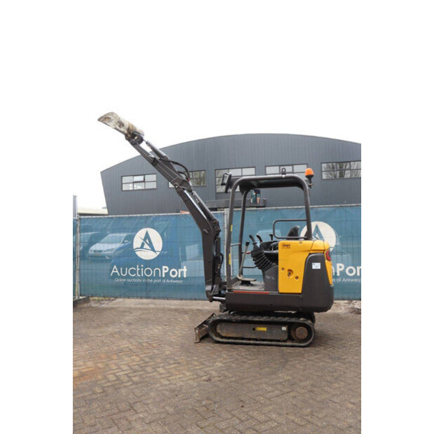 2017 فولفو EC15B-45926326