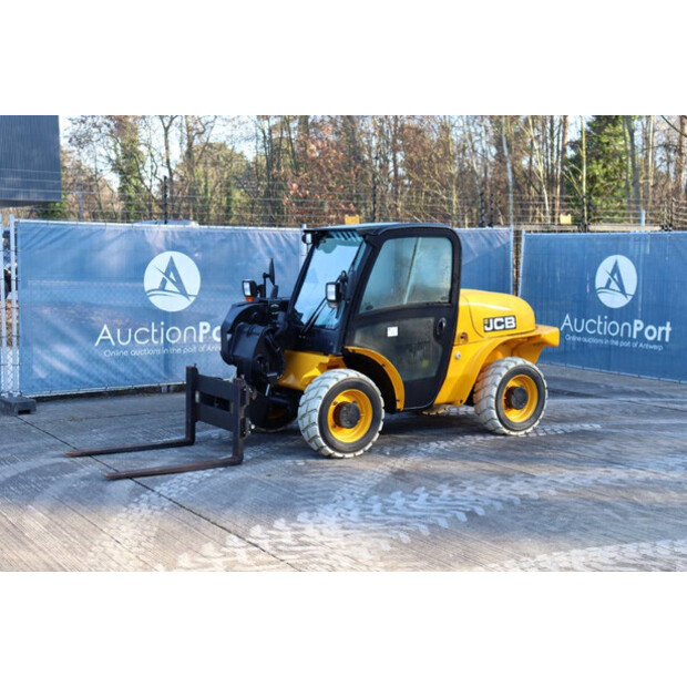 2019 JCB 520-40-45926752