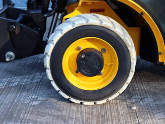 2019-jcb-520-40-1430993-45926757