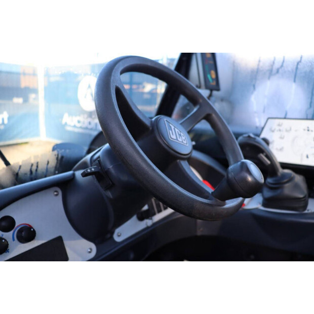 2019 JCB 520-40-45926773