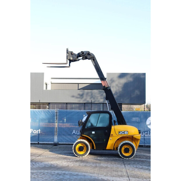 2019 JCB 520-40-45926789