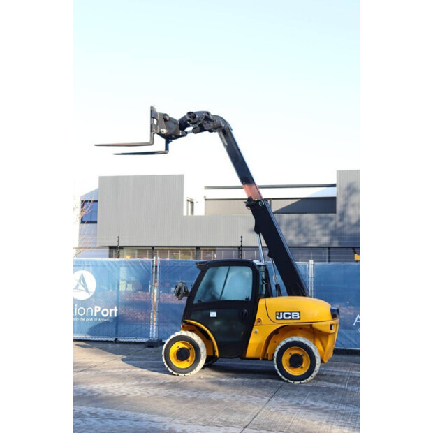 2019 JCB 520-40-45926790