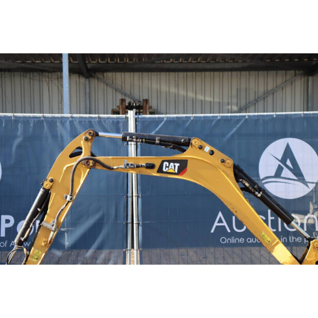 2019 Caterpillar 301.8-45926907