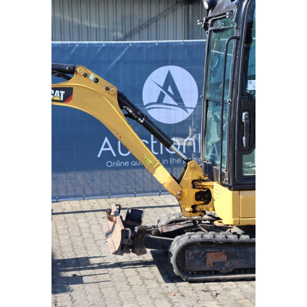 2019 Caterpillar 301.8-45926908