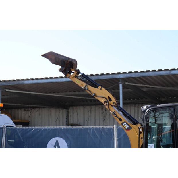 2019 Caterpillar 301.8-45926945