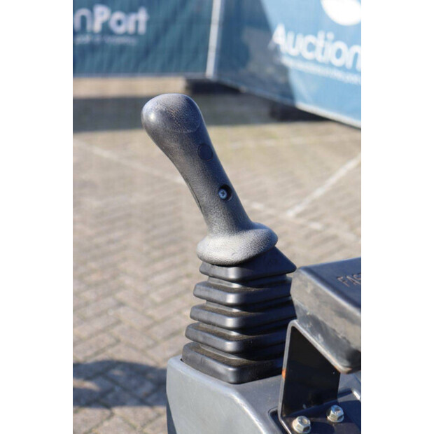 2022 بوبكات E10Z-45927083