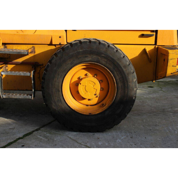1997 JCB 411-45927217