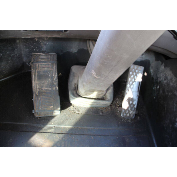 1997 JCB 411-45927227