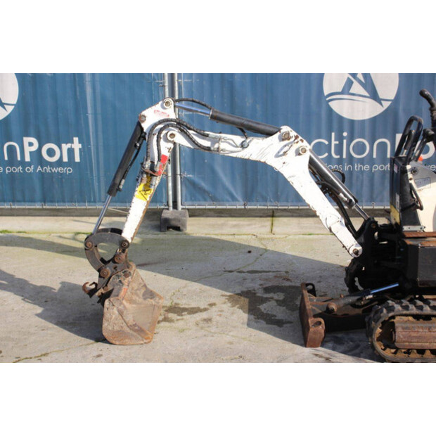 2015 بوبكات E10-45927245