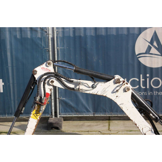 2015 بوبكات E10-45927247