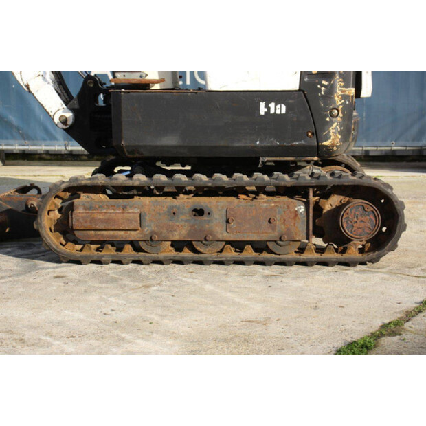 2015 بوبكات E10-45927256