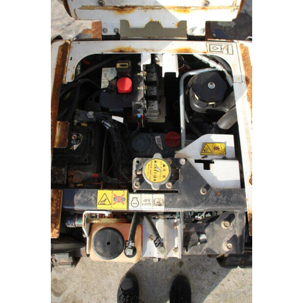 2015 بوبكات E10-45927259