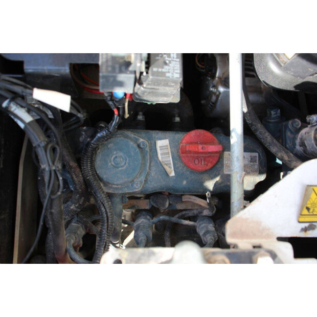 2015 بوبكات E10-45927261