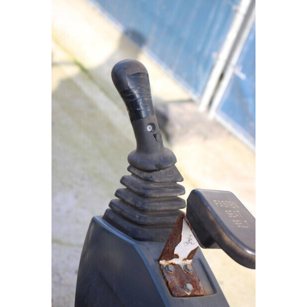 2015 بوبكات E10-45927266