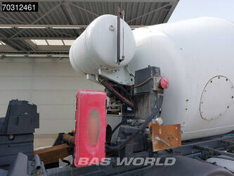 2016-mercedes-benz-arocs-3240-1431017-45927693