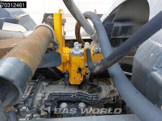 2016-mercedes-benz-arocs-3240-1431017-45927695