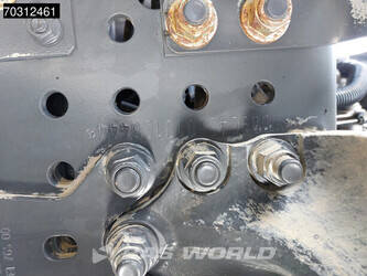 2016-mercedes-benz-arocs-3240-1431017-45927733