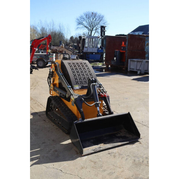 2025 LH T360-45927865