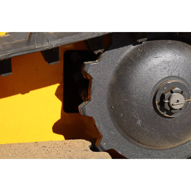 2025 LH T360-45927872