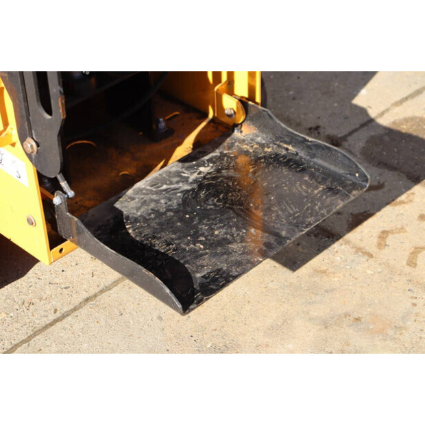 2025 LH T360-45927874