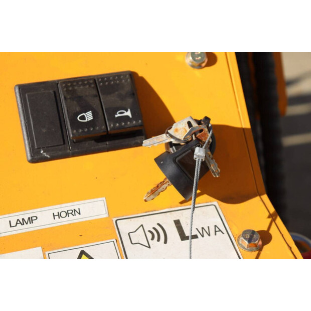 2025 LH T360-45927878