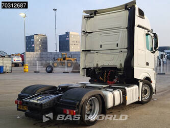 2017-mercedes-benz-actros-1842-1431023-45927887