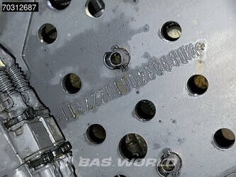 2017-mercedes-benz-actros-1842-1431023-45927917