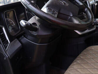 2017-mercedes-benz-actros-2551-1431040-45928493