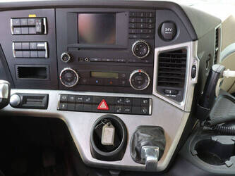 2017-mercedes-benz-actros-2551-1431040-45928498