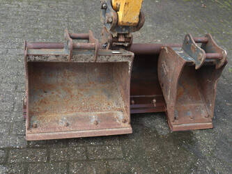 2019-kato-hd27-v4-45929078