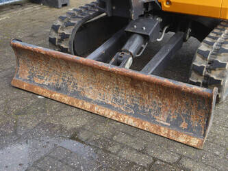 2019-kato-hd27-v4-45929081