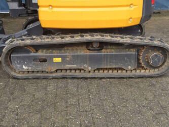 2019-kato-hd27-v4-45929085