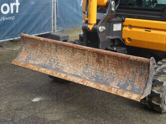 2019-kato-hd27-v4-45929104