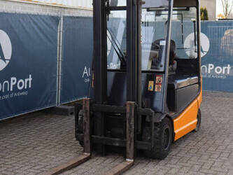 2002-still-r60-30-1431069-45929584