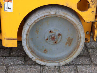 2012-haulotte-compact-8-1431073-45929713