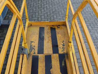 2012-haulotte-compact-8-1431073-45929719