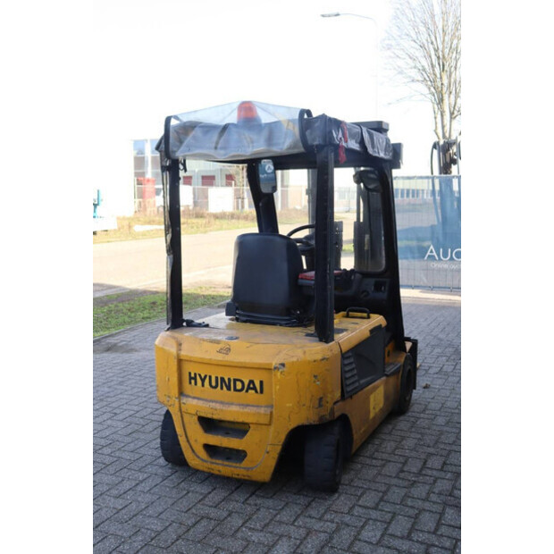 2011 هيونداي 20B-7-45929818