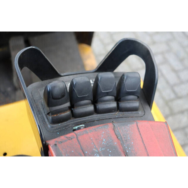 2011 هيونداي 20B-7-45929837