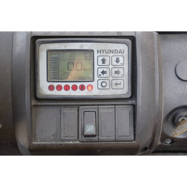 2011 هيونداي 20B-7-45929838