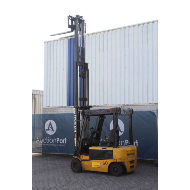 2011 هيونداي 20B-7-45929842