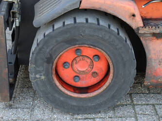 2003-linde-e30-02-1431078-45929858