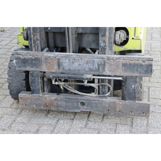 2001 كلارك CTM 16 S-45930007