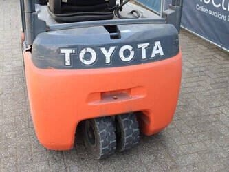 2012-toyota-8fbet16-1431088-45930156