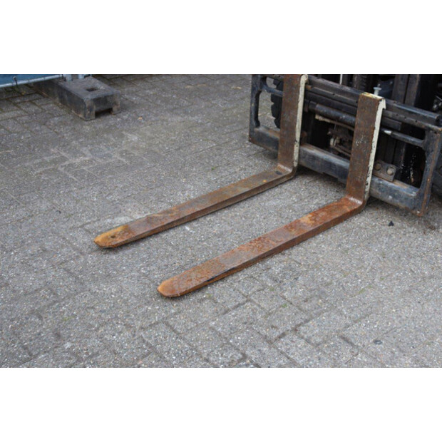 2011 Yale GLP25VX F2170-45930204