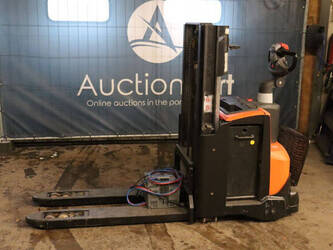 Image for PALLET STACKER 2016 BT SWE200D