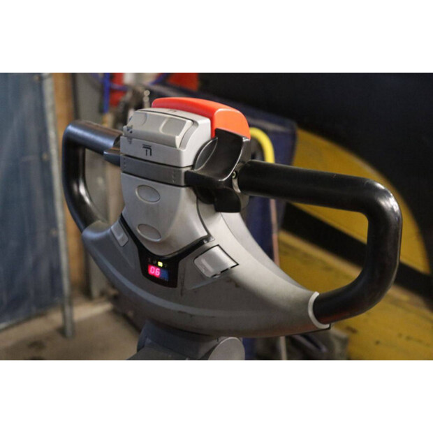 2016 بي تي SWE200D-45930616