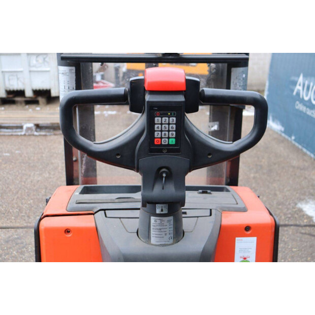 2015 BT SWE200D-45930699