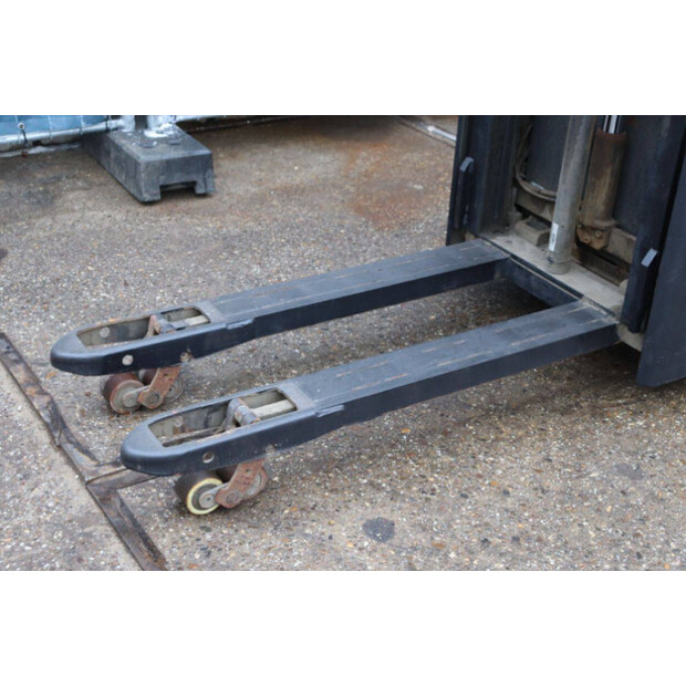 2015 BT SWE200D-45930712